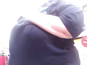 甘いロシアの女の子は彼女の膣で遊んで。  ...