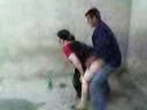 マッサージ師は性の顧客を楽しませる。 女 ...